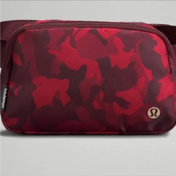 ‼️RARE LULULEMON RARE EXCLUSIVE LUNAR NEW YEAR BUNNY BELT BAG 1L NWT - Picture 5 of 9